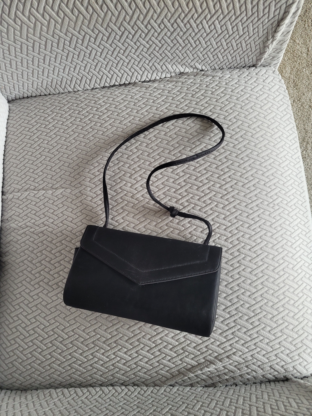 Classic Black Envelope Bag - Sleek Minimal Design